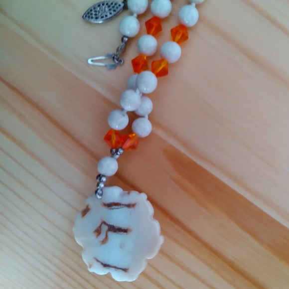 White Coral and Swarovski Crystal Necklace - Picture 5 of 12